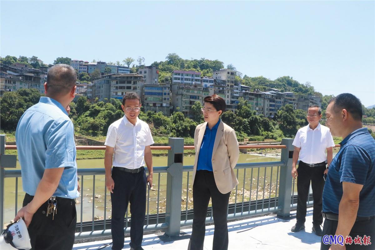 县领导以“四不两直”方式调研水质提升工作
